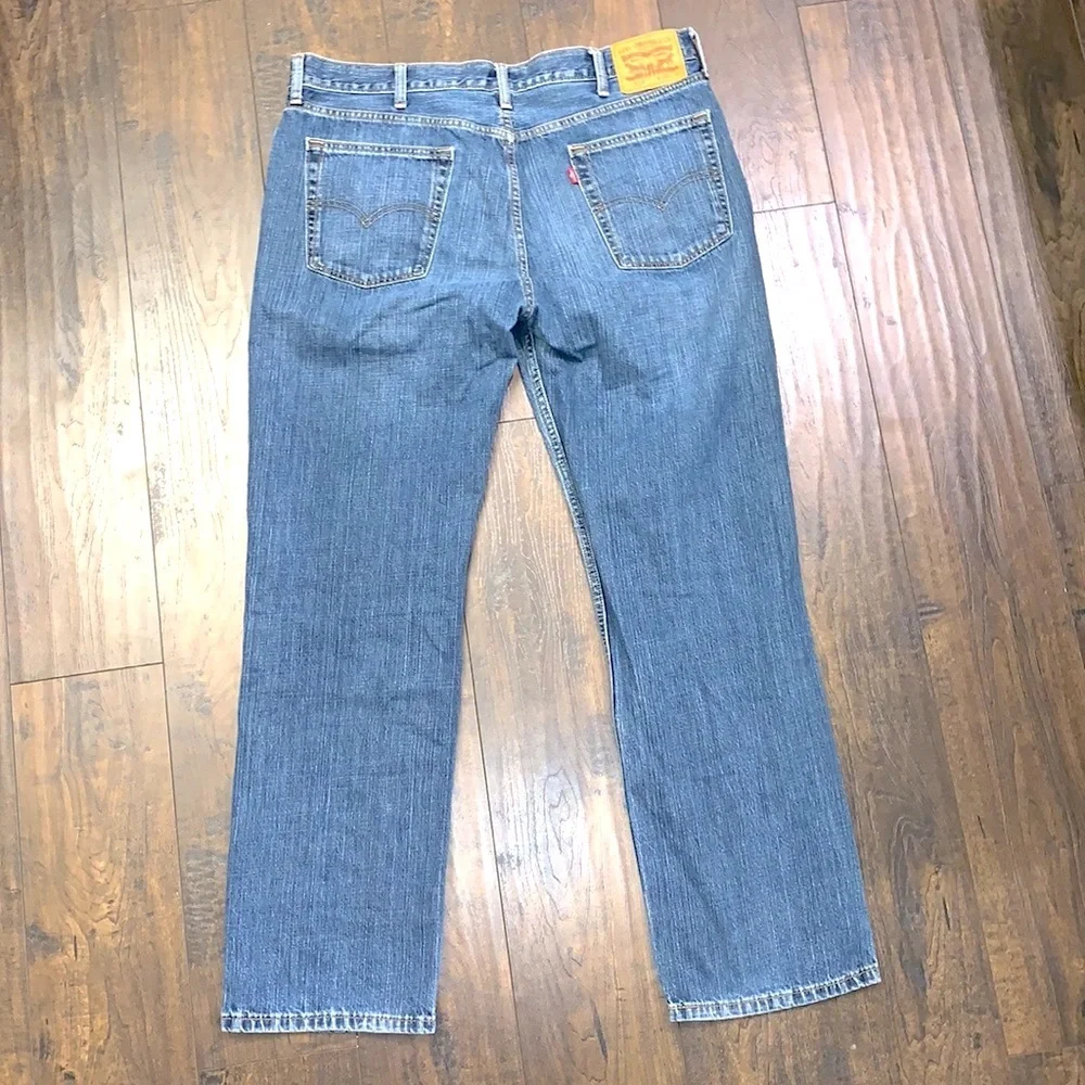 Medium Wash Levi’s Jeans - 38x32